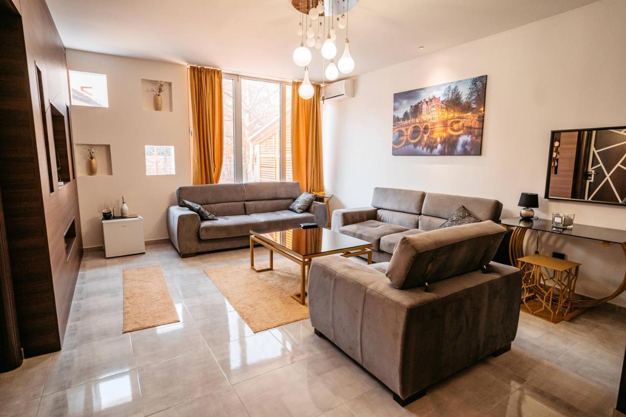 Magico Rooms & Apartments Nis Ngoại thất bức ảnh